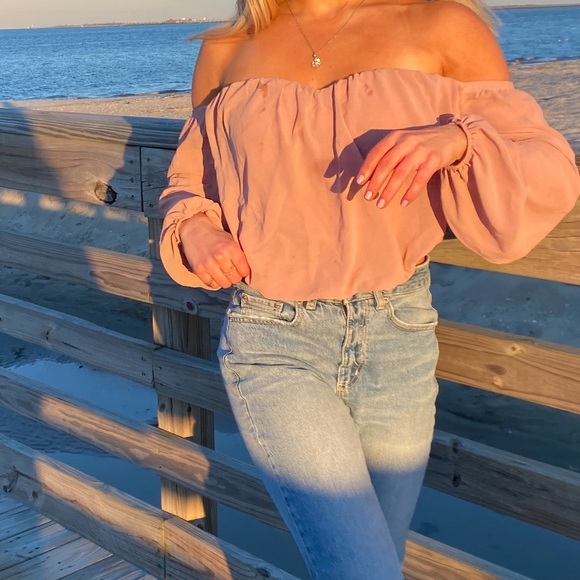 Off the shoulder Top - Picture 3 of 4